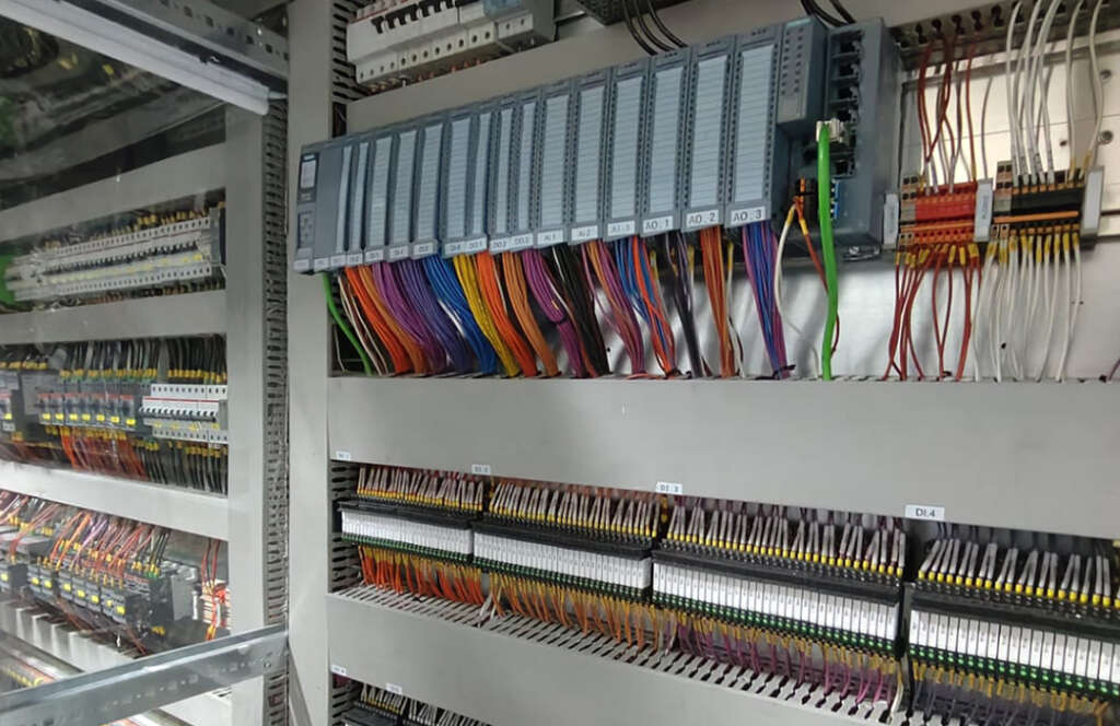 MCC Tasarımları: Endüstriyel Motor Kontrol Merkezleri 